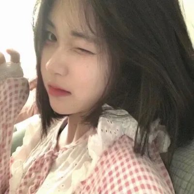 脚踏三条船